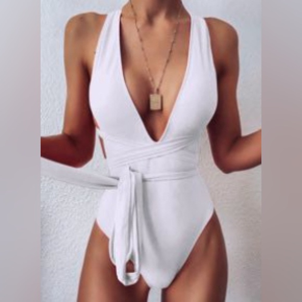SHEIN | Woman’s Sz XL | Backless Wrap Around White One Piece